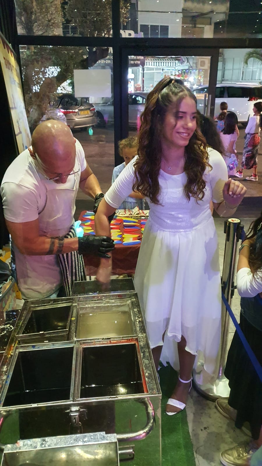טבילת יד בשעווה חמימה באירוע בת מצווה
