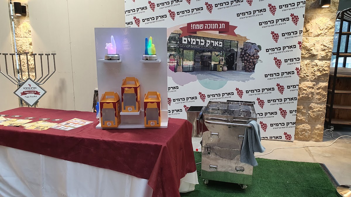 עמדת ידי השעווה באירוע